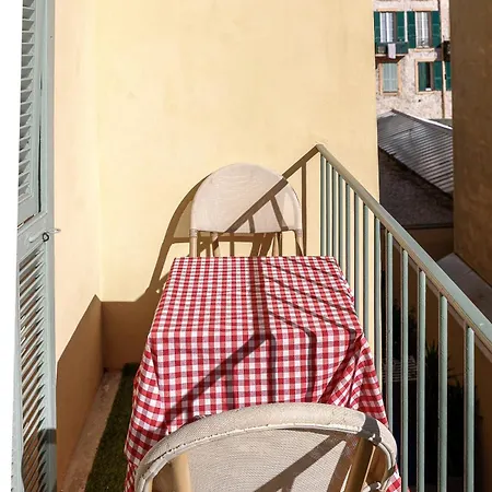 Beaux Studio En Plein Coeur Du Prestigieux Quartier Du Port * Nice
